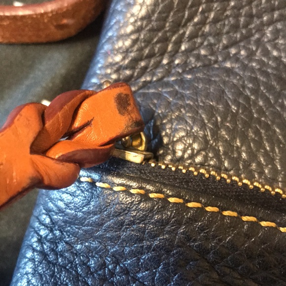 Dooney & Bourke crossbody - Picture 5 of 16